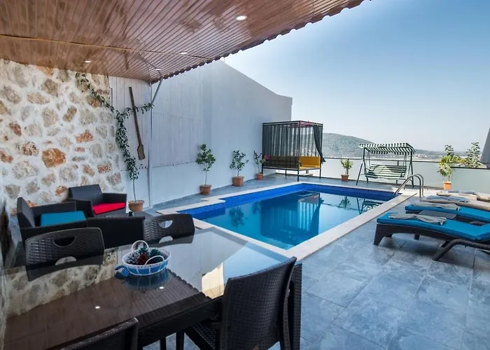 Yesilkoey 2 Bedroom فيلة *