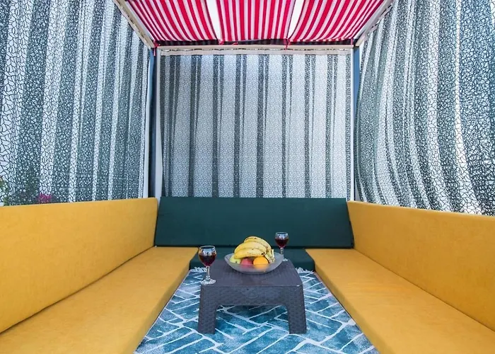 Yesilkoey 2 Bedroom فيلة