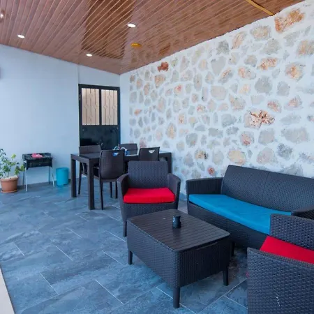 Yesilkoey 2 Bedroom Willa