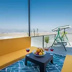 Yesilkoey 2 Bedroom *